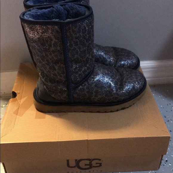 Animal print Ugg classic length boots - Picture 4 of 5